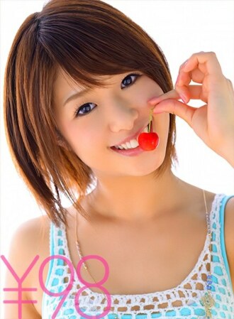 Minana-chan的作品价格实惠！刷掉性。结合女人上身的姿势，慢慢移动并检查手感，然后快速使用腰部。以上位姿势展示背部女人的关节部分，移动时达到极致的处女坤。在第二轮的传教士位置晃动臀部的处女坤，最后是用口交和打手枪拍摄梦想脸的川上七海