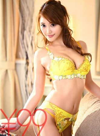 紧缩的大身体是色情的！ F 杯 Nao chan，赶紧生阴道暨射性。一个打算拍包裹的演员出现了。生马鞍给困惑的奈绪。演员季宝戳戳了解项目内容的她。事实上，对 Nao Wakana Nao 的阴道射精