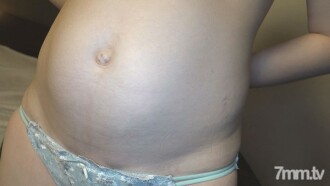 【個人拍攝】【沒什麼】“愛AV，愛陰道射”的19歲孕婦蘿莉與比父親大的父親發生性關係！加奈子 / 懷孕四個月