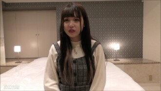 Saki 18 歲 ★ 男 ○ 美女啦！讓我在他媽的時候給我男朋友打電話！最後是 Gokkun 的陰道射精！