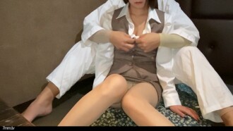 * 不轉賣 4800pt → 1800pt 【No face moza 限前100人】被選為鎮上選美比賽的當地美女OL。