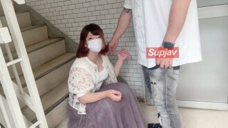 我堅持讓同事的妻子給我口交，“只是口交”，然後強迫她脫掉褲子並插入我www [是]