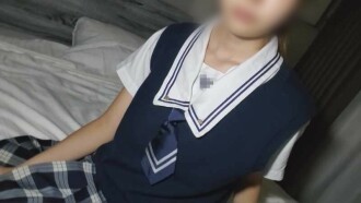 [2004年] 債務人的女兒-父母在工作時回家並用大雞巴撫摸未發育的陰道......