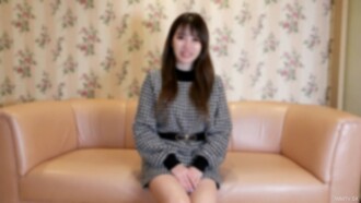 第一次射精！國外豪華列車上工作的美女藝人身材徹底變樣，性感至極！大叔的天然唾液乳液都被擠了～哈哈 床上摸索其他乳頭，其他乳頭都被摘掉了⤵ *高品質