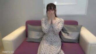 表皮杯有苦澀的味道，當然也有一點小享受，而這座城市卻永遠面目全非。每個人都被迫過早地強烈射精。