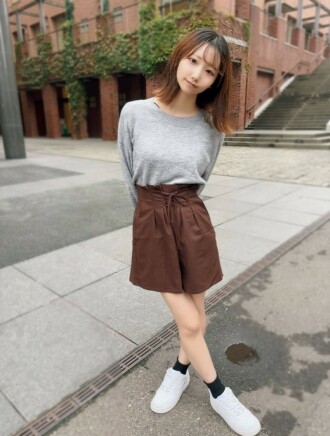 * 数量有限 1980 已售完！ 【初次登场】19岁的国立大学**，立志成为教师。让这个不会说方言的可爱女孩为之疯狂。 “等等……”她哀求道，一边颤抖著双手，一边无情地大量射出。 。