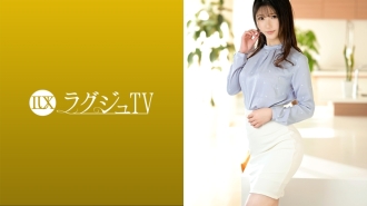 Luxury TV 1518 身为美容师工作的姐姐，有著可爱整洁的感觉！她逐渐被酒精的氛围所吸引，愉快地讲述著过去与平静氛围不同的经历。展现逐渐隐藏在男人爱抚中的情色女人的一面，被电动按摩器刺激的秘密部分变得更加敏感，并以非凡的性欲沉醉！