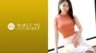Luxury TV 1582 现役 AV 女优“初音实里”出现在豪华 TV 上，想要在彼此寻求对方的地方拥有丰富的性爱！不仅可爱而且作为成年女性的性感也有魅力！伊库被已经达到女人身高的身体所困扰！ ！！