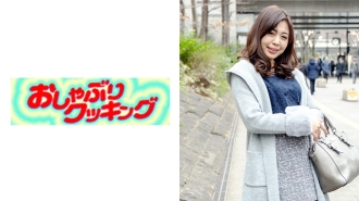 奇闻趣事一个美丽的成熟女人，在城市中呼唤。明日香今年 46 岁。