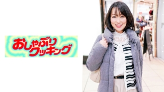 奇闻趣事一个美丽的成熟女人，在城市中呼唤。雅代今年 44 岁。