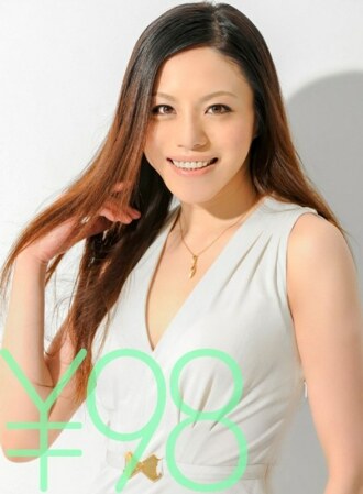 [大优惠] 高大模特儿 Reika 的 AV 首次亮相性爱！站姿优美，腿又长又细。演员坐到沙发上，更深地插入她体内，让她射精。她从下面插入，同时向后骑并不断射精。他舔舐她美丽的双腿，并将她深深地推入传教士姿势。她感觉太好了，就射了，最后，射在了她的脸上！爱住丽香