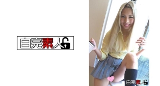 调皮敏感纤细金发女郎和 3P