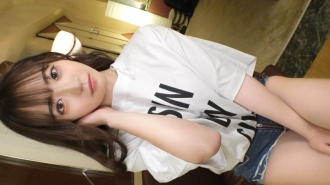 在度假村打工完成的苗条身材和紧致的屁股，骑在男人的身体上！ ！开朗少女狂舞，敏感乳头受到攻击！ 【初拍】AV线上申请→AV体验拍摄2114