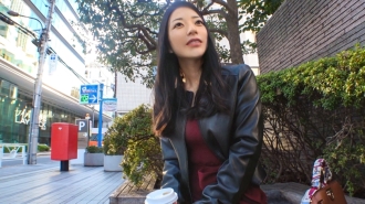 [聪明又有才华的办公室女士]“里面感觉很好...”黏稠的口交，然后是黏黏的吻。一边感受著强烈的活塞，一边发出可爱的呻吟声！ 【初拍】AV线上申请→AV体验拍摄2145