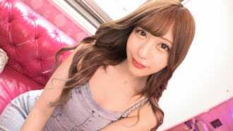 在涩谷1●9工作的辣妹店员！对于喜爱涩谷的女孩来说，夏天还没结束！用丰满的嘴唇包裹你的鸡巴，用一张邋遢的脸进行真空口交！我想我和涩谷一样喜欢鸡巴！ ？她的阴户被侵犯，她的面部表情变得融化了！超级热热带他妈的！ ！ 【初拍】AV线上申请→AV体验拍摄2233